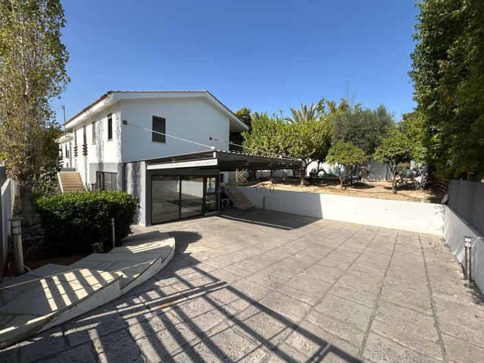 Image No.22-5 Bed House for sale