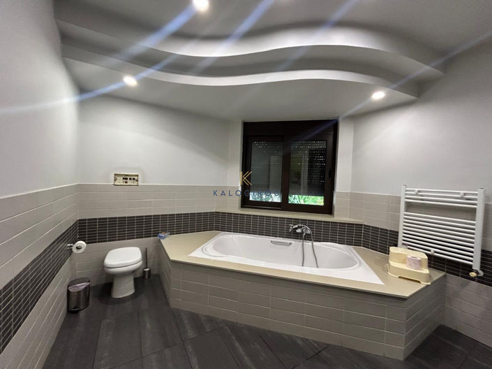 Image No.23-5 Bed House for sale