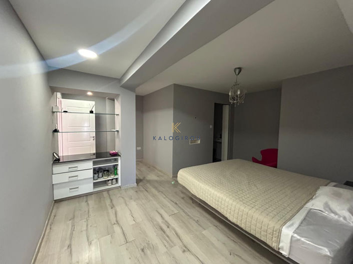 Image No.26-5 Bed House for sale