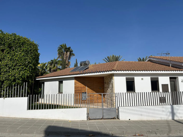 Image No.3-5 Bed House for sale