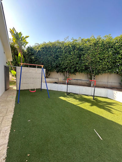 Image No.35-5 Bed House for sale
