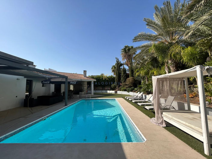 Image No.37-5 Bed House for sale