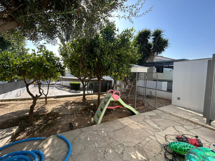 Image No.38-5 Bed House for sale