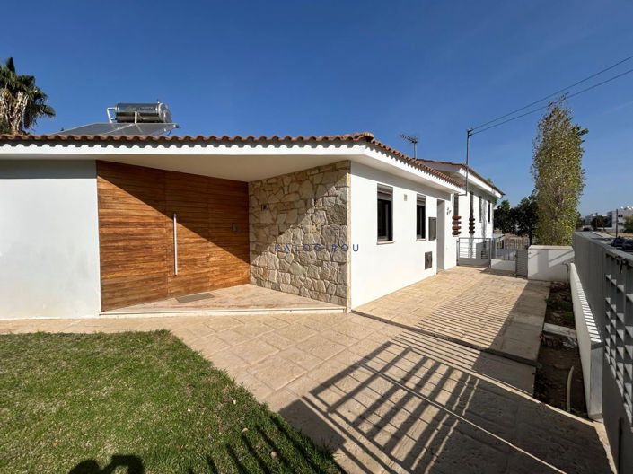 Image No.4-5 Bed House for sale