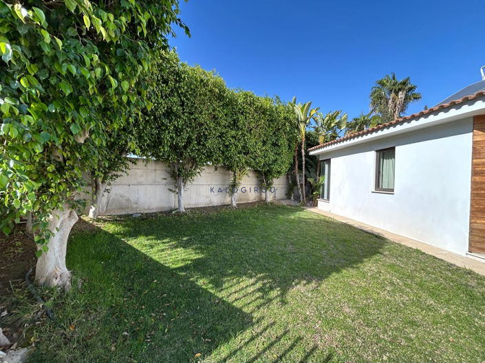 Image No.6-5 Bed House for sale