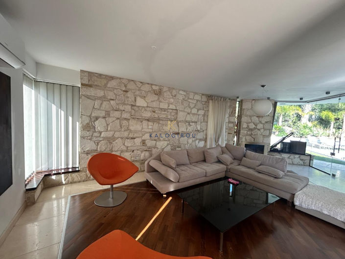 Image No.9-5 Bed House for sale