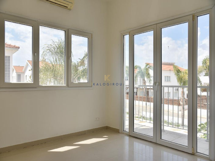 Image No.11-3 Bed House for sale