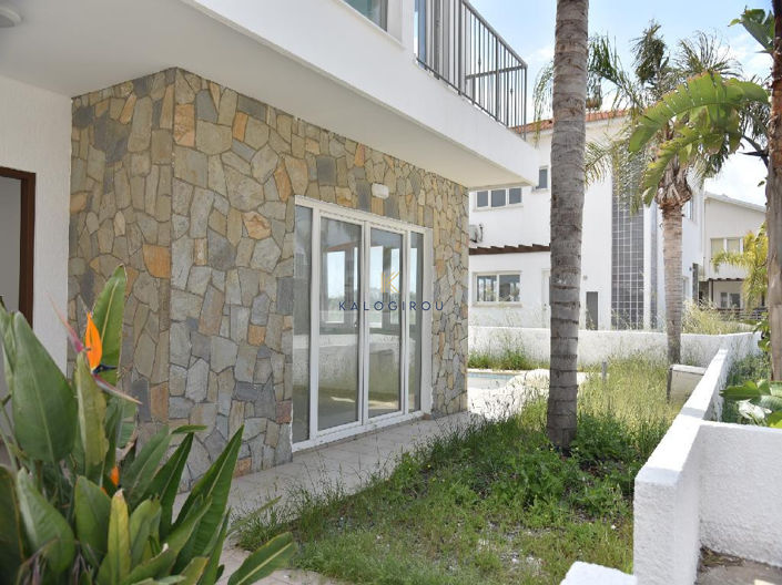 Image No.15-3 Bed House for sale