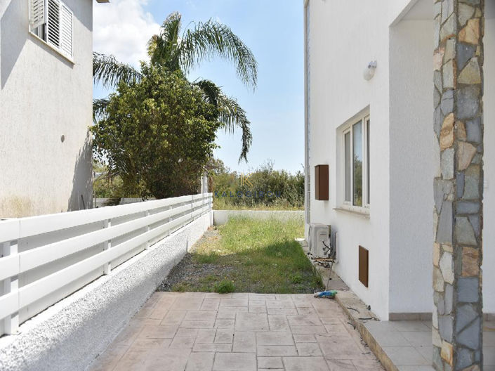 Image No.17-3 Bed House for sale