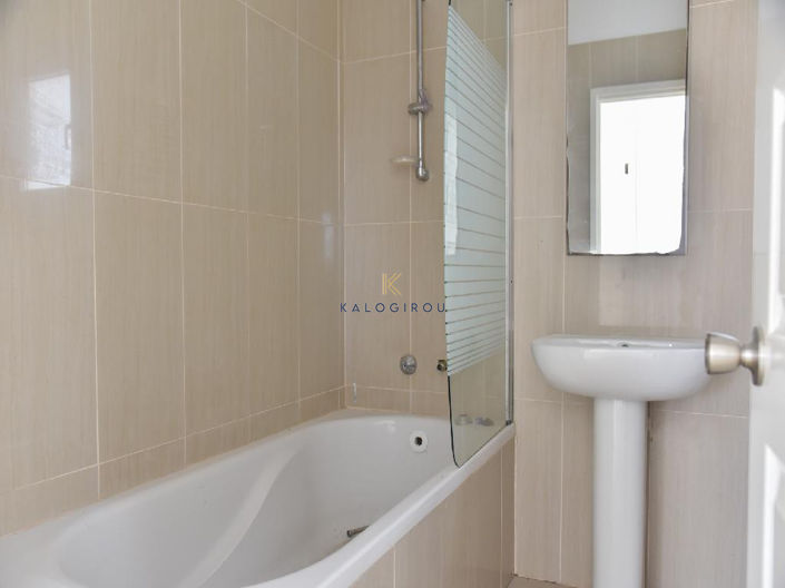 Image No.9-3 Bed House for sale