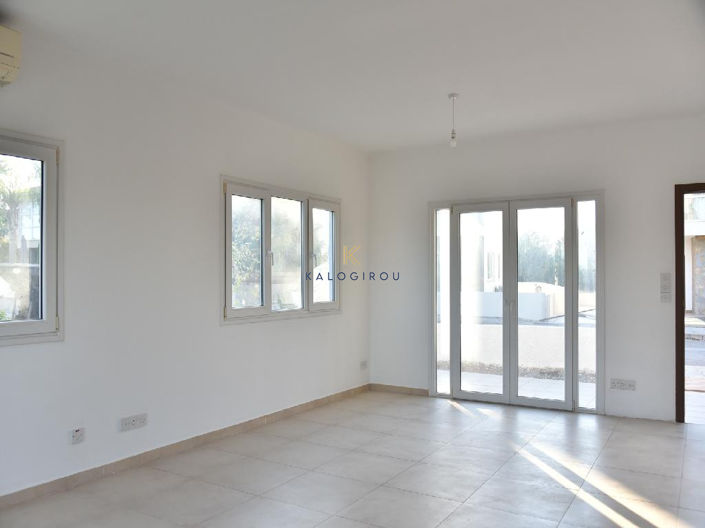 Image No.3-3 Bed House for sale