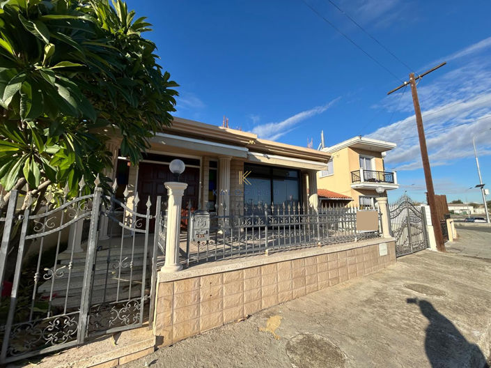 Image No.2-3 Bed House for sale