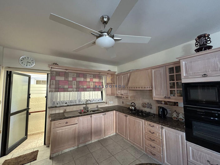 Image No.25-3 Bed House for sale