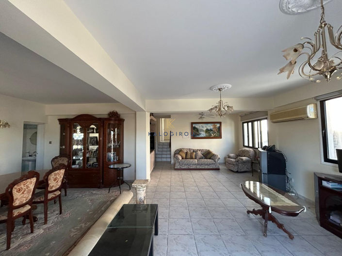 Image No.6-3 Bed House for sale