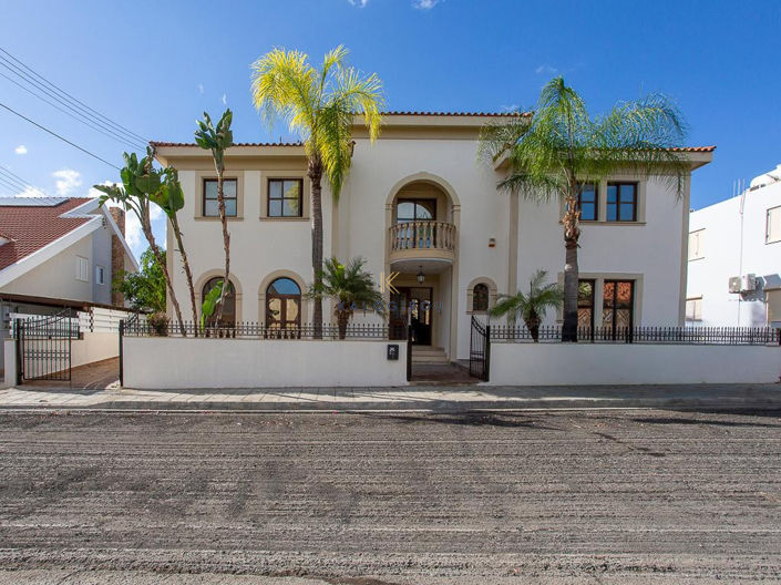 Image No.1-4 Bed House for sale