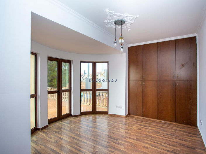 Image No.17-4 Bed House for sale