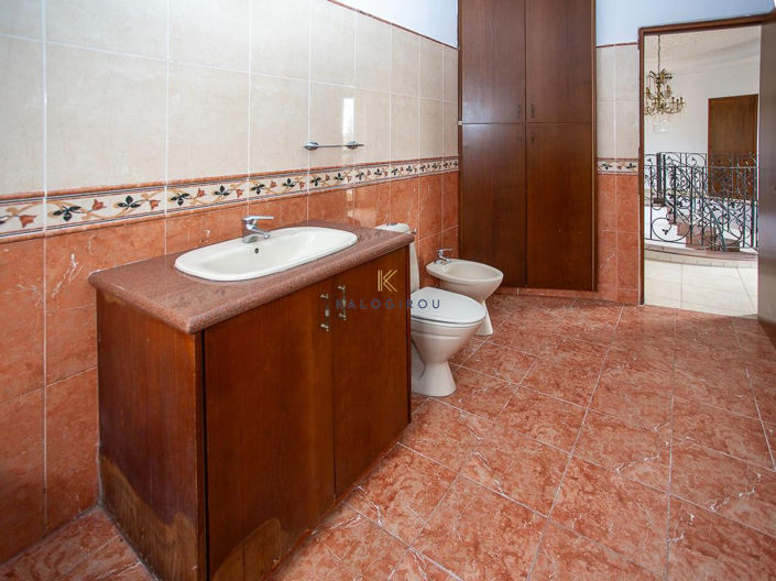 Image No.19-4 Bed House for sale