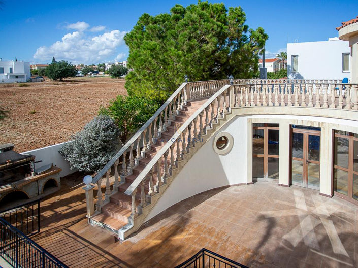 Image No.30-4 Bed House for sale