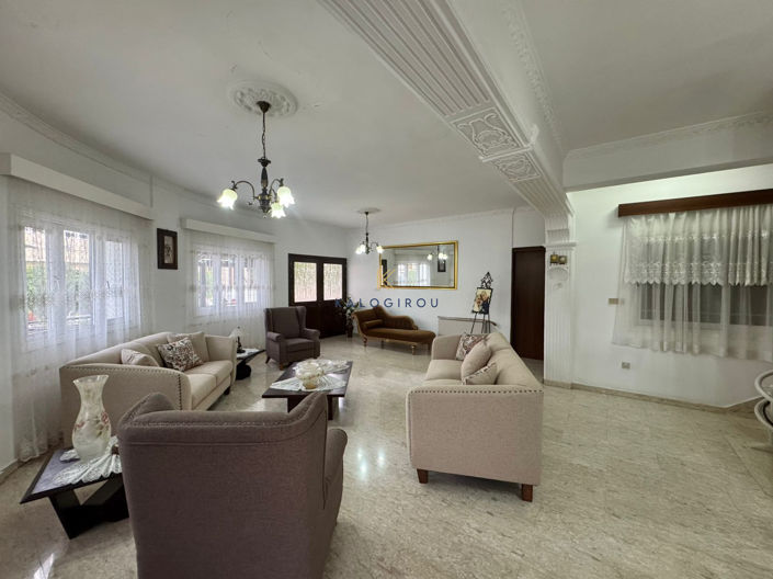 Image No.2-4 Bed House for sale