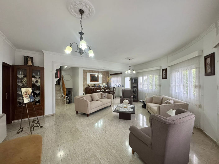 Image No.3-4 Bed House for sale