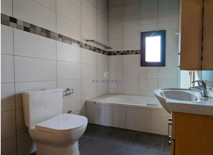 Image No.12-2 Bed House for sale