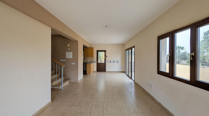 Image No.6-2 Bed House for sale