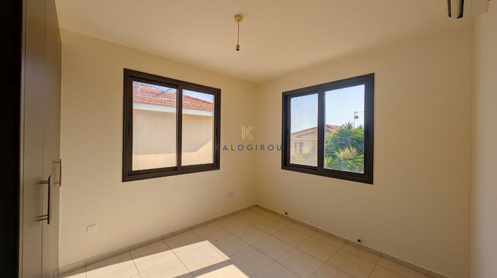 Image No.11-3 Bed House for sale