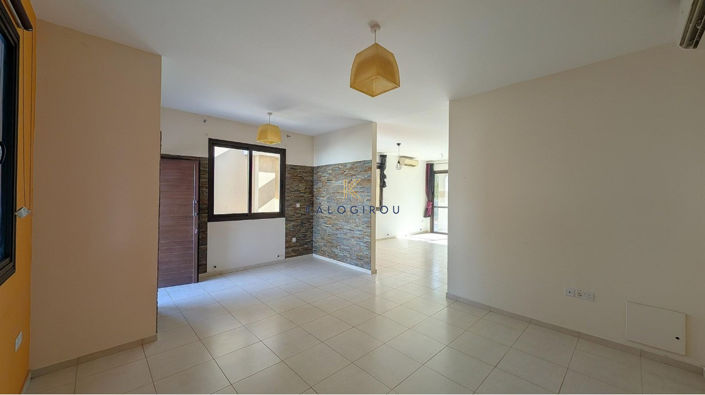 Image No.2-3 Bed House for sale