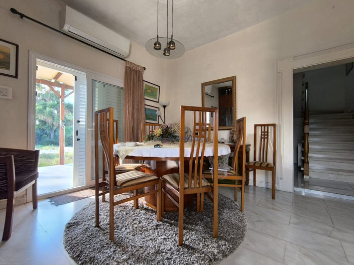 Image No.11-3 Bed House for sale