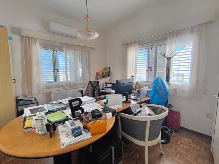 Image No.16-3 Bed House for sale