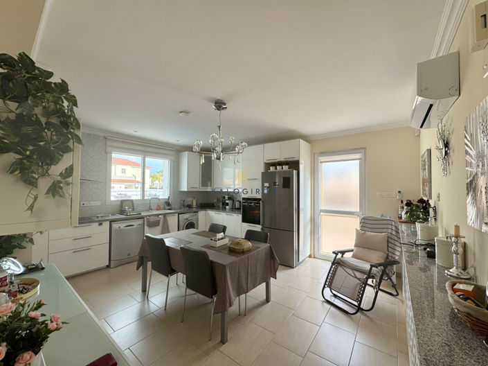 Image No.4-4 Bed House for sale