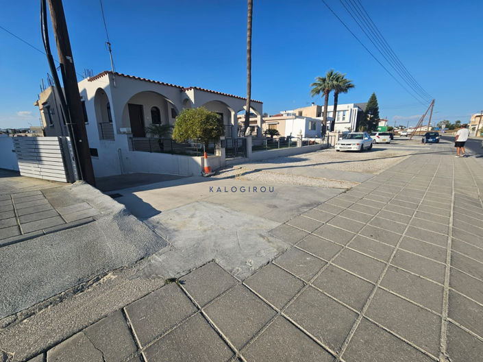 Image No.2-3 Bed House for sale