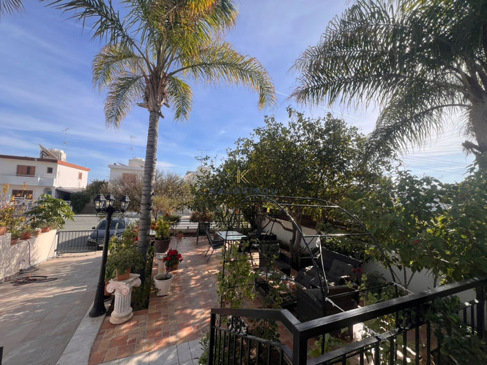 Image No.11-3 Bed House for sale