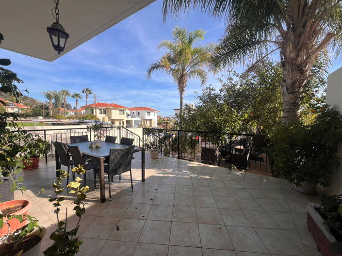 Image No.12-3 Bed House for sale