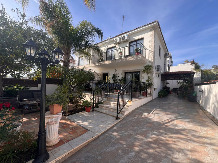 Image No.2-3 Bed House for sale