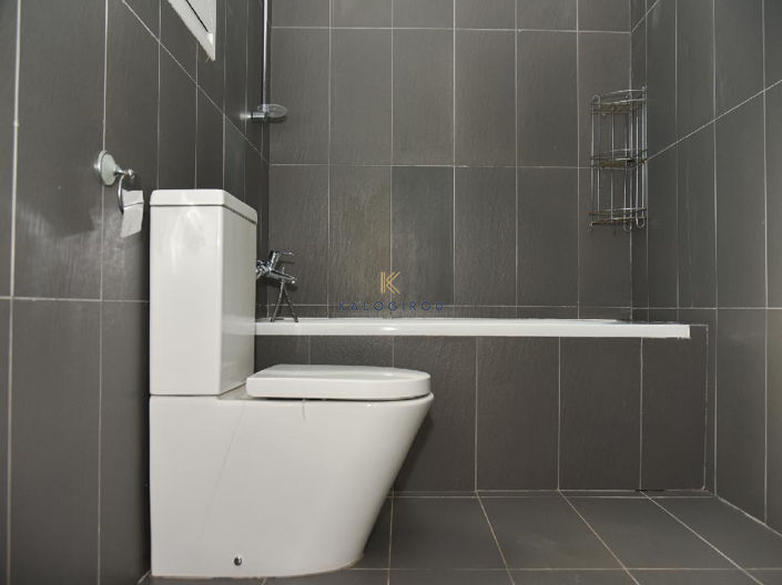 Image No.11-2 Bed House for sale