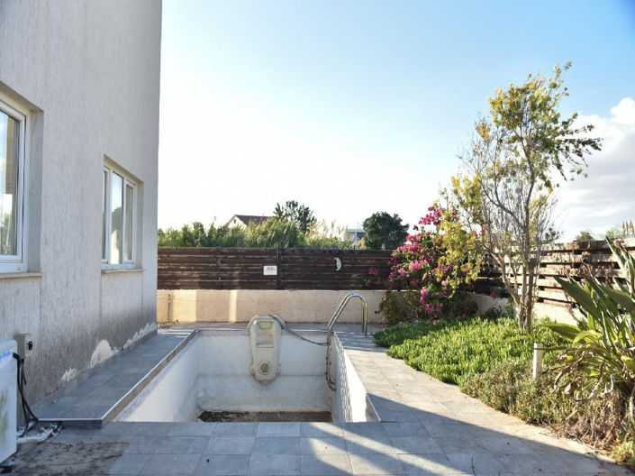 Image No.10-2 Bed House for sale