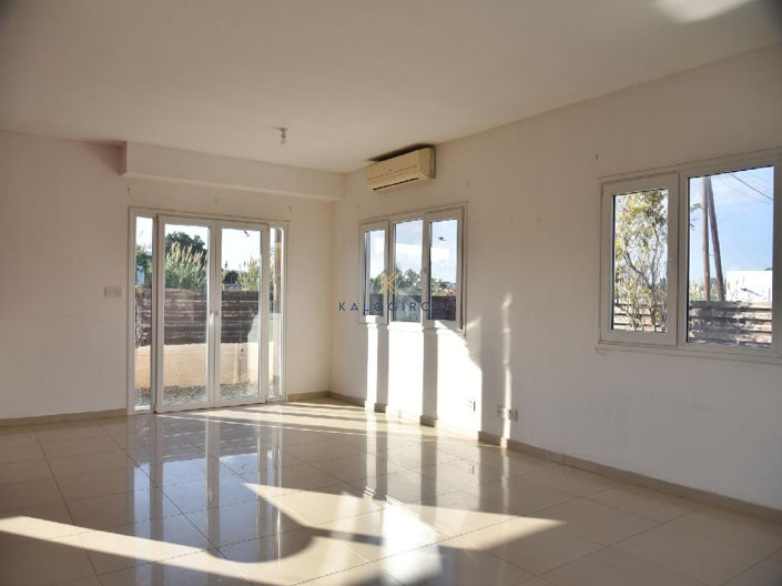 Image No.2-2 Bed House for sale