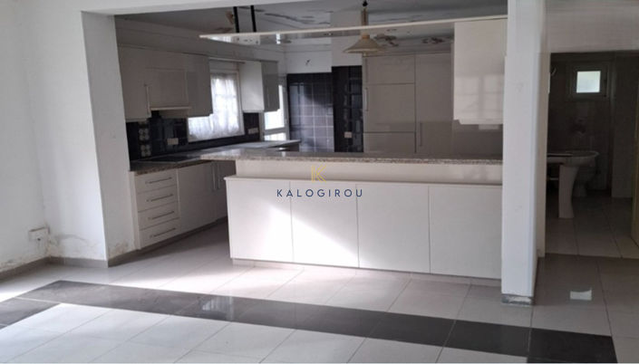 Image No.2-4 Bed House for sale