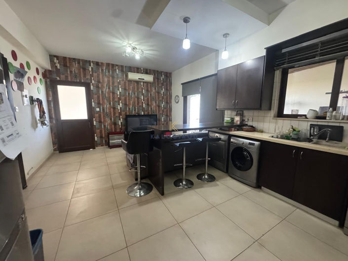 Image No.10-3 Bed House for sale