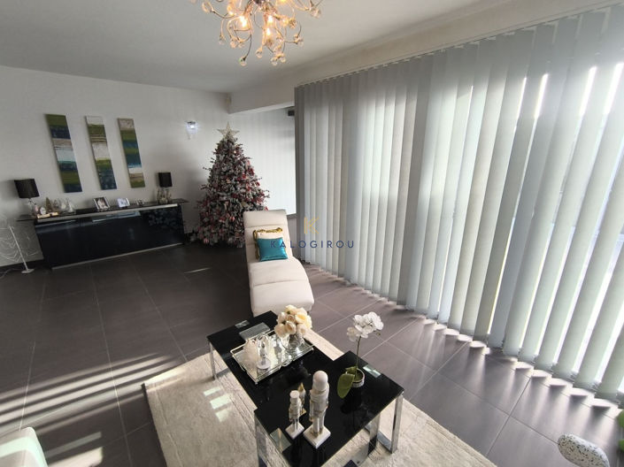 Image No.3-4 Bed House for sale