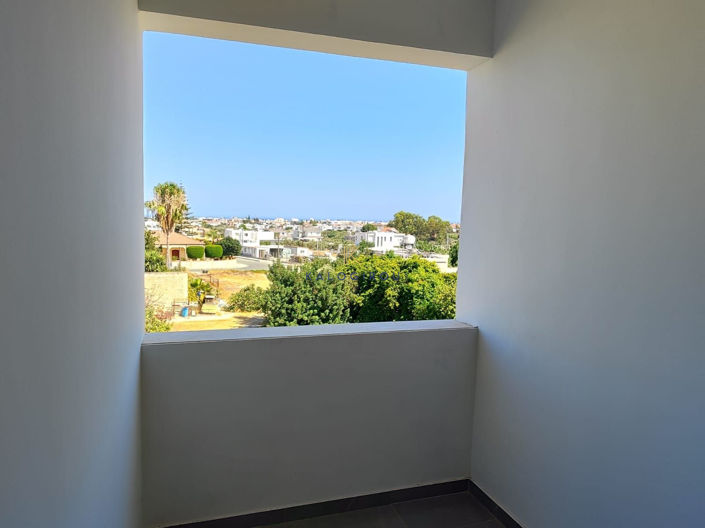 Image No.10-3 Bed Apartment for sale