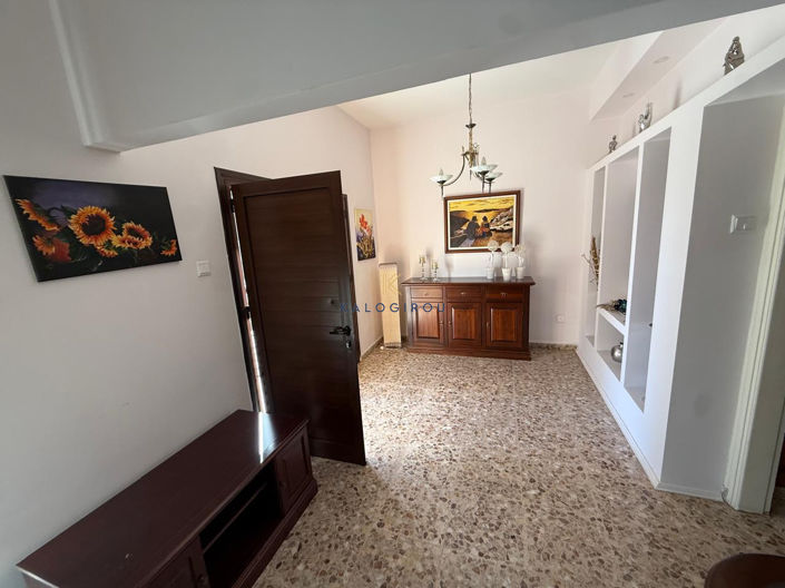 Image No.3-4 Bed House for sale