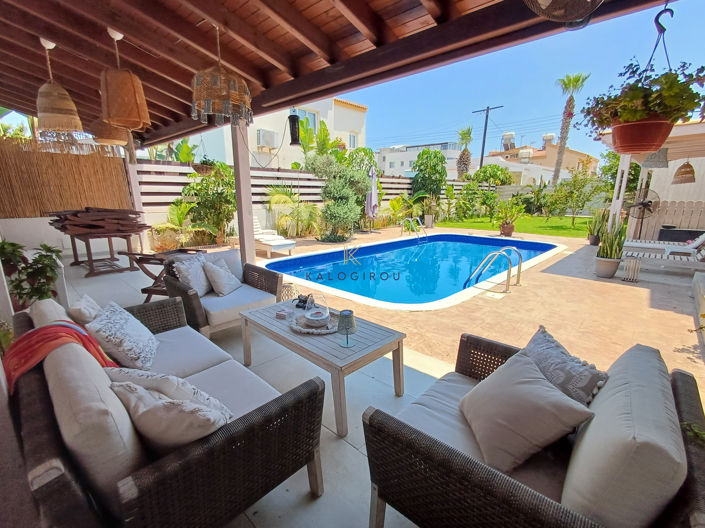 Image No.2-4 Bed House for sale