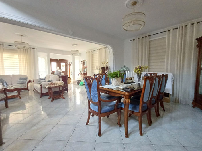 Image No.7-4 Bed House for sale