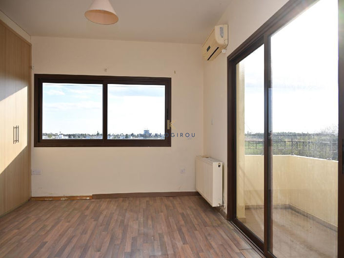 Image No.11-5 Bed House for sale