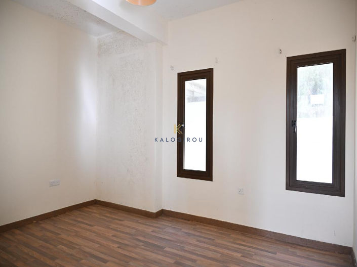 Image No.4-5 Bed House for sale