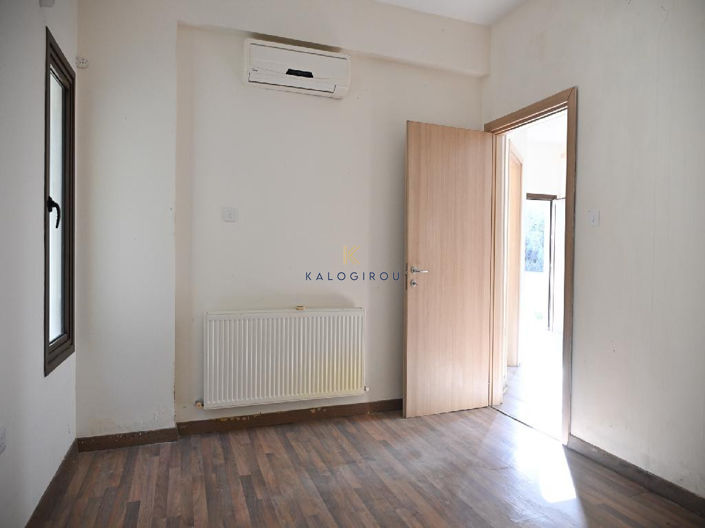 Image No.5-5 Bed House for sale