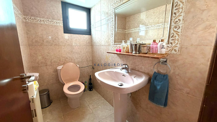 Image No.10-3 Bed House for sale