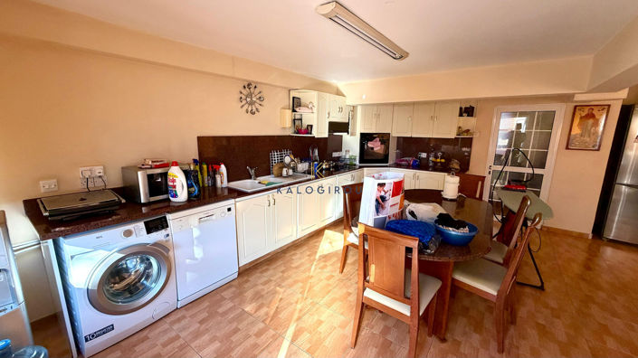 Image No.18-3 Bed House for sale